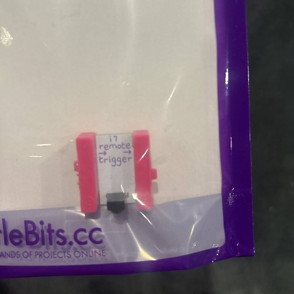 Littlebits Electronics Remote Trigger‎ i7 - Picture 2 of 4